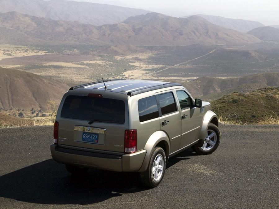  Dodge Nitro 2006 года  (фото 21 из 30)